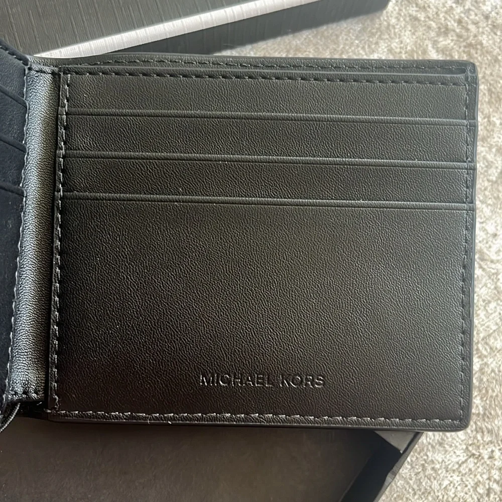 Brand New Michael Kors Genuine Leather Jet Set Mens Black Slim Bifold Wallet